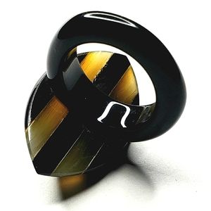 *Millard natural Horn striped ring
